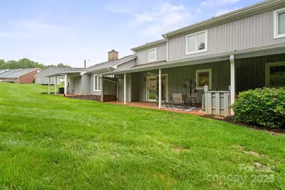 1017 21st Avenue NE, Hickory, NC 28601 - Photo 36