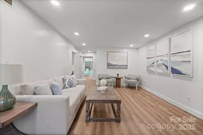 1017 21st Avenue NE, Hickory, NC 28601 - Photo 6