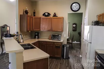 5116 Sunburst Lane, Charlotte, NC 28213 - Photo 10