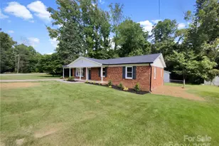 301 Briarcliff Dr, Kannapolis, NC 28081 - Photo 2