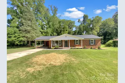 301 Briarcliff Drive, Kannapolis, NC 28081 - Photo 1