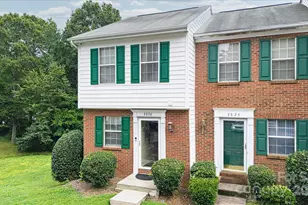 2826 Hosta Dr, Charlotte, NC 28269 - Photo 2