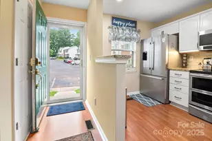 2826 Hosta Dr, Charlotte, NC 28269 - Photo 4