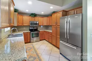 202 Merriwood Ln, Hendersonville, NC 28791 - Photo 18