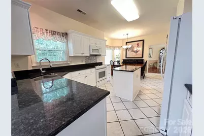 2605 Lamplighter Drive, Kannapolis, NC 28081 - Photo 6