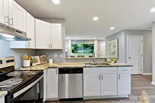 2508 Carrington Ct, Charlotte, NC 28208 - Photo 6