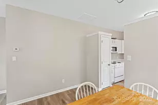 8856 Cinnabay Dr, Charlotte, NC 28216 - Photo 14