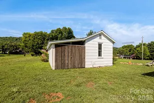 227 Lawson St, Hot Springs, NC 28743 - Photo 28