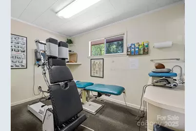 111 W Rutledge Avenue, Gaffney, SC 29340 - Photo 18