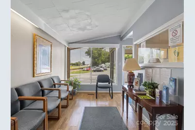 111 W Rutledge Avenue, Gaffney, SC 29340 - Photo 6