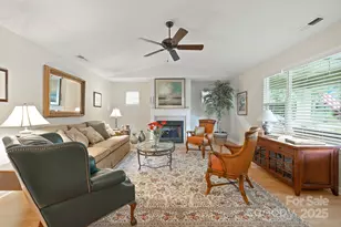 44 Gray Wolf Ln, Hendersonville, NC 28792 - Photo 6