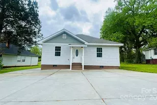 393 Cherry St, Wadesboro, NC 28170 - Photo 2