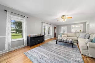 429 Brooklyn Ave, Hendersonville, NC 28792 - Photo 10