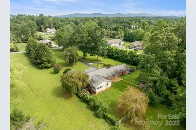 429 Brooklyn Avenue, Hendersonville, NC 28792 - Photo 46