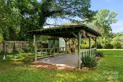 429 Brooklyn Avenue, Hendersonville, NC 28792 - Photo 40