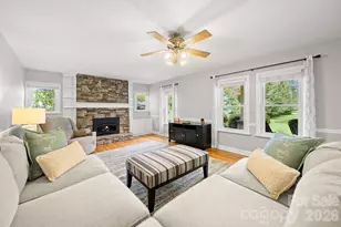 429 Brooklyn Ave, Hendersonville, NC 28792 - Photo 8