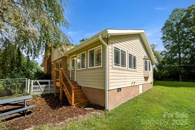 429 Brooklyn Avenue, Hendersonville, NC 28792 - Photo 24