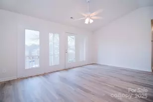 6120 Meadow Rose Ln, Charlotte, NC 28215 - Photo 6