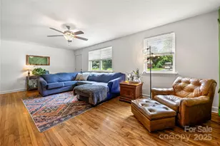 3725 Sudbury Rd, Charlotte, NC 28205 - Photo 4