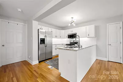 3725 Sudbury Road, Charlotte, NC 28205 - Photo 8