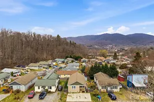 9 Half Moon Dr, Swannanoa, NC 28778 - Photo 2