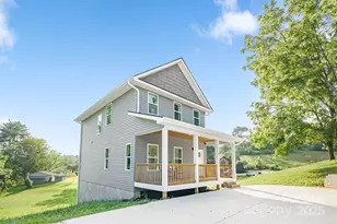 8 Green Tree Ln, Asheville, NC 28805 - Photo 2