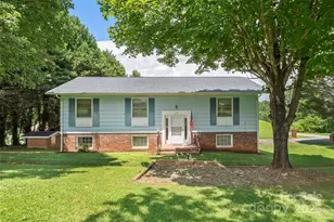 4745 16th St Dr NE, Hickory, NC 28601 - Photo 2