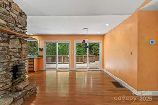 15 Mayfield Rd, Asheville, NC 28804 - Photo 6