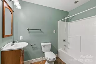 15 Mayfield Rd, Asheville, NC 28804 - Photo 22