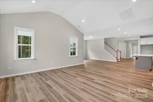 7926 Rolling Wheels Rd, Charlotte, NC 28215 - Photo 18