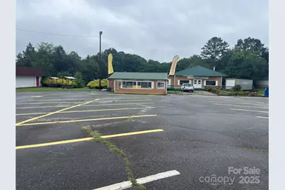 3506 Springs Road NE, Hickory, NC 28601 - Photo 2