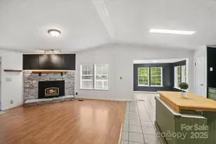 299 Foxtail Heights Dr, Marion, NC 28752 - Photo 2