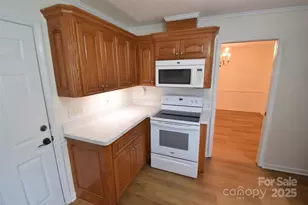 542 Queen Brogan Ct, Gastonia, NC 28054 - Photo 10