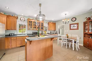 2216 Beans Creek Rd, Bakersville, NC 28705 - Photo 10