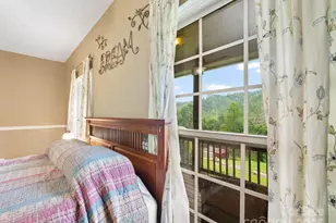 2216 Beans Creek Rd, Bakersville, NC 28705 - Photo 16