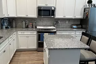 12417 Old Iron Ln, Charlotte, NC 28215 - Photo 4