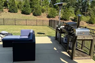 12417 Old Iron Ln, Charlotte, NC 28215 - Photo 32