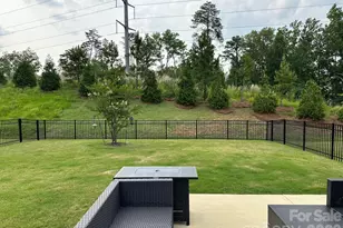 12417 Old Iron Ln, Charlotte, NC 28215 - Photo 34