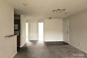 1162 Plaza Walk Dr, Charlotte, NC 28215 - Photo 16