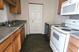 1162 Plaza Walk Dr, Charlotte, NC 28215 - Photo 6