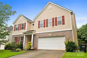 6213 Springbeauty Dr, Charlotte, NC 28227 - Photo 2