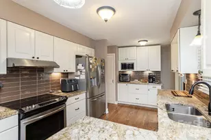 210 Claymoor Ct, Flat Rock, NC 28731 - Photo 10