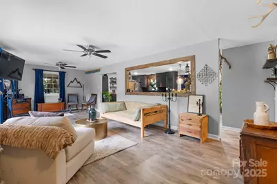 3843 22nd Street NE, Hickory, NC 28601 - Photo 2