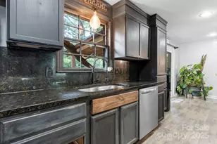 3843 22nd St NE, Hickory, NC 28601 - Photo 10