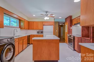 105 Alexander Ave, Swannanoa, NC 28778 - Photo 4