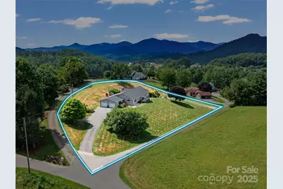 124 W Dogwood Circle, Burnsville, NC 28714 - Photo 1