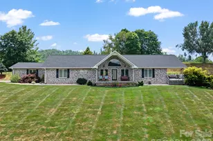 124 W Dogwood Cir, Burnsville, NC 28714 - Photo 2