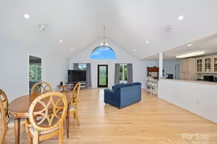 124 W Dogwood Cir, Burnsville, NC 28714 - Photo 8