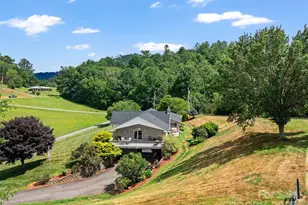 124 W Dogwood Cir, Burnsville, NC 28714 - Photo 6