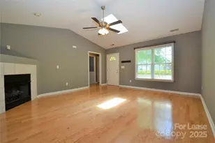 224 Edinburgh Ct, Mount Holly, NC 28120 - Photo 4